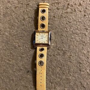 Figaro Milano Stylish Beige Leather Women's Watch. EUC.